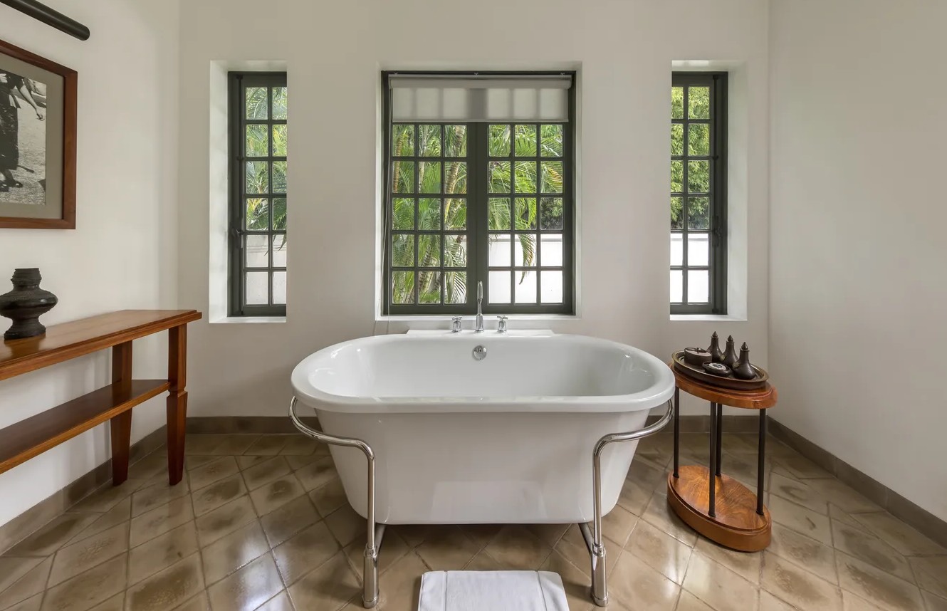 Bathroom Water Removal in Crowley, TX